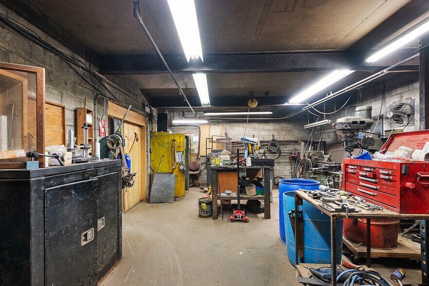 More Photos Of 14 Conway St, Madawaska Valley Manufacturing For Sale
