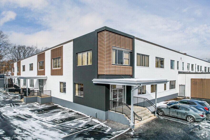 Primary Photo Of 25-29 Needham St, Newton Office For Lease