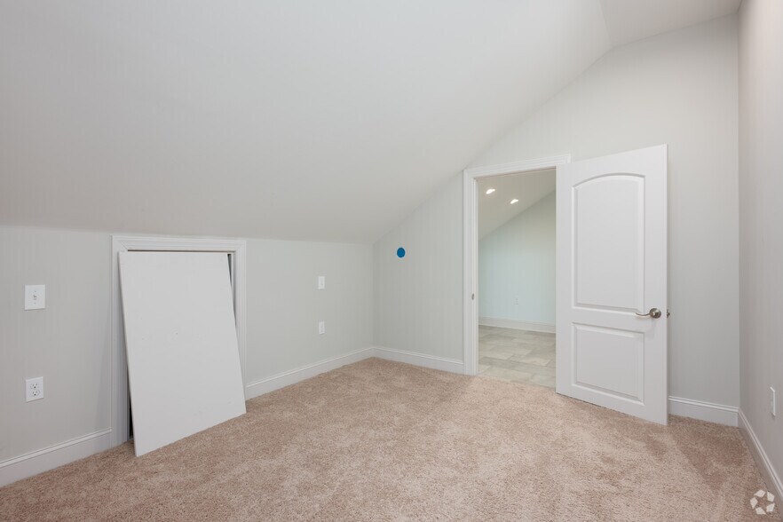 More Photos Of 5200 Fort Ave, Lynchburg Office For Sale