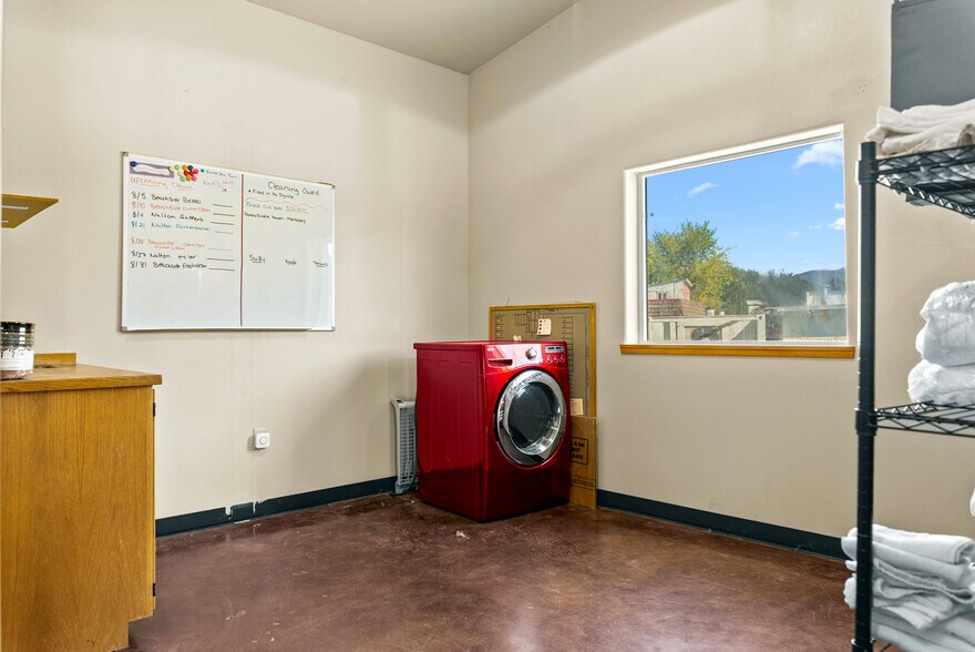 More Photos Of 911 19th Ave, Oroville Freestanding For Sale