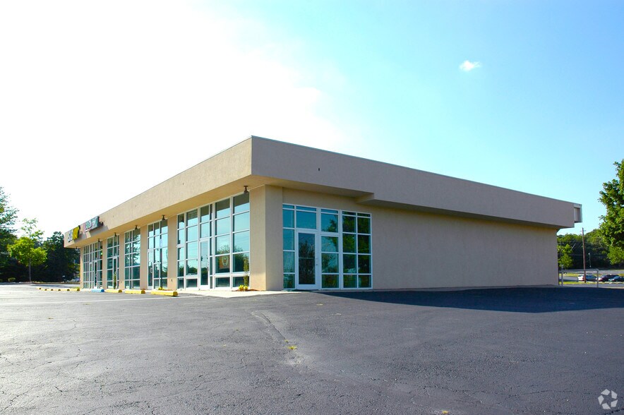 More Photos Of 603 S Marietta Pky, Marietta General Retail For Lease