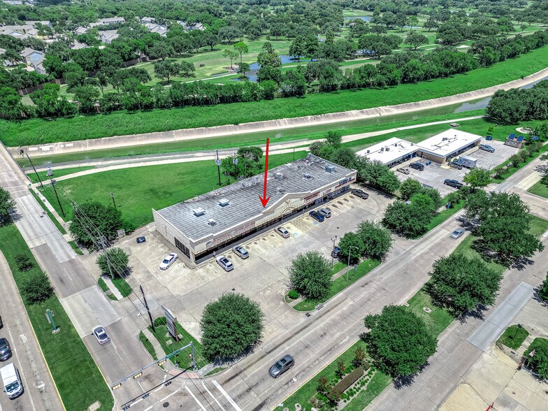 More Photos Of 8530 S Braeswood Blvd, Houston Freestanding For Lease