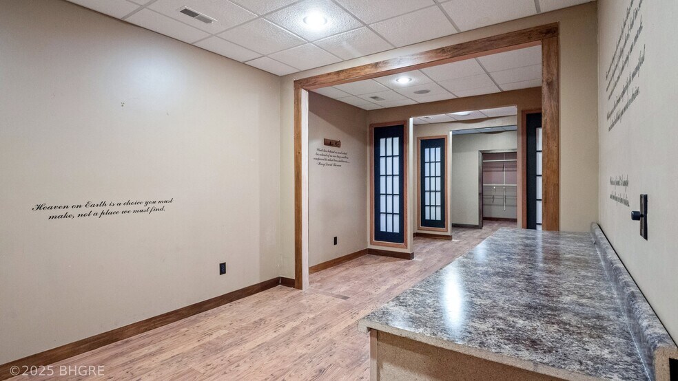 More Photos Of 202 S 9th St, Indianola Storefront For Sale