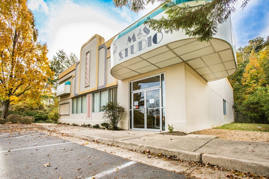 More Photos Of 1498 Central Park Blvd, Fredericksburg Freestanding For Sale