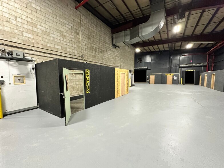 More Photos Of 4865 Arthur Kill Rd, Staten Island Warehouse For Lease