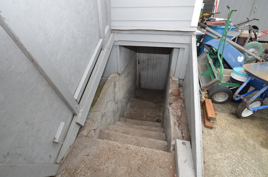 More Photos Of 12160 Spanaway Loop Rd S, Tacoma Contractor Storage Yard For Lease