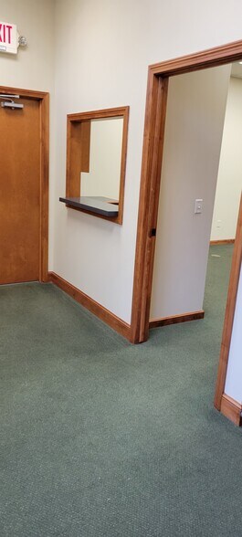 More Photos Of 1410-1420 W State St, Alliance Medical For Sale