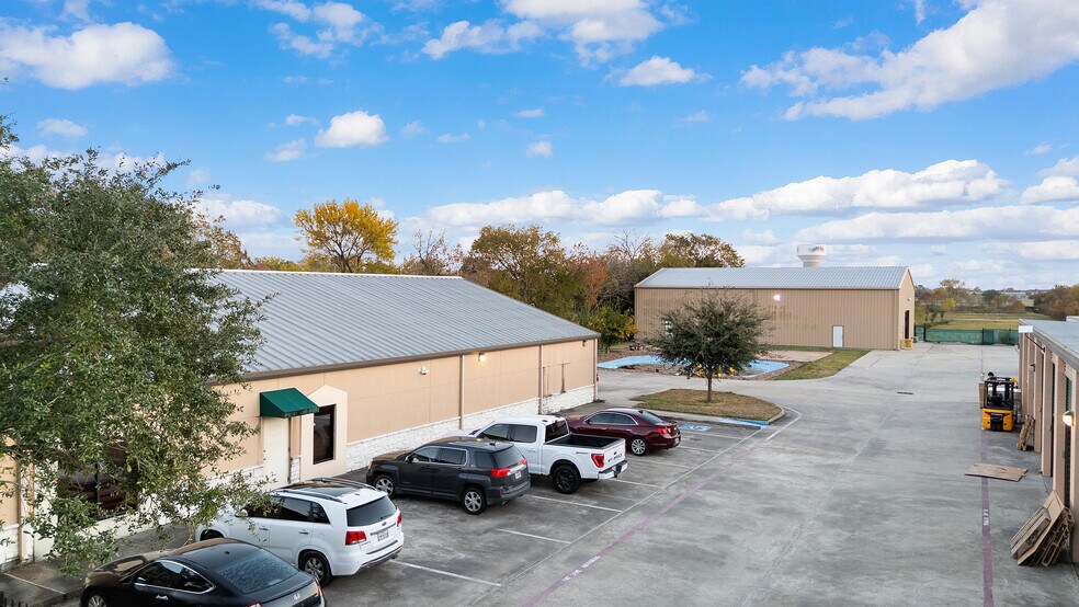 More Photos Of 207 W Archer Rd, Baytown Warehouse For Sale
