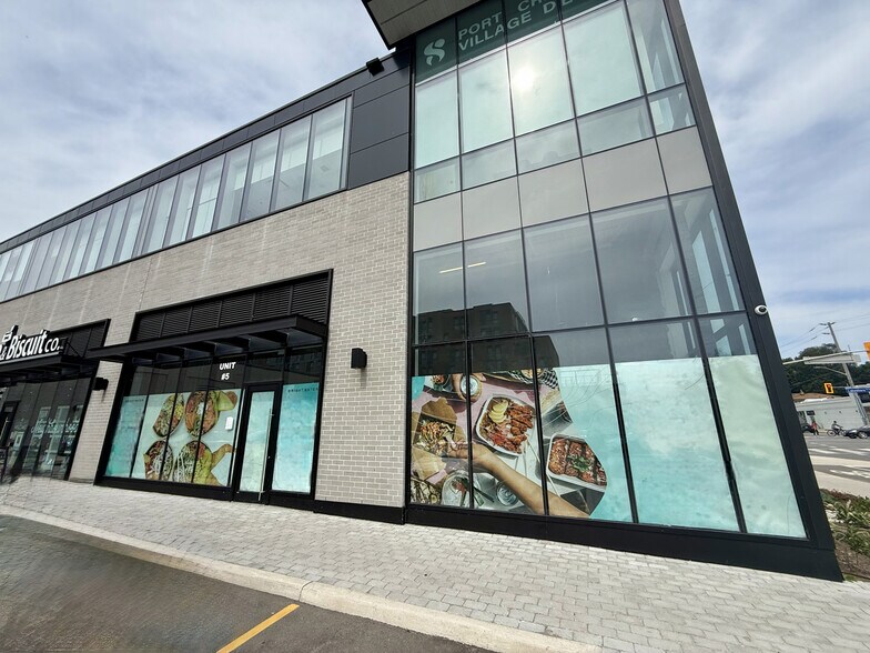More Photos Of 175 Lakeshore Rd W, Mississauga Unknown For Lease