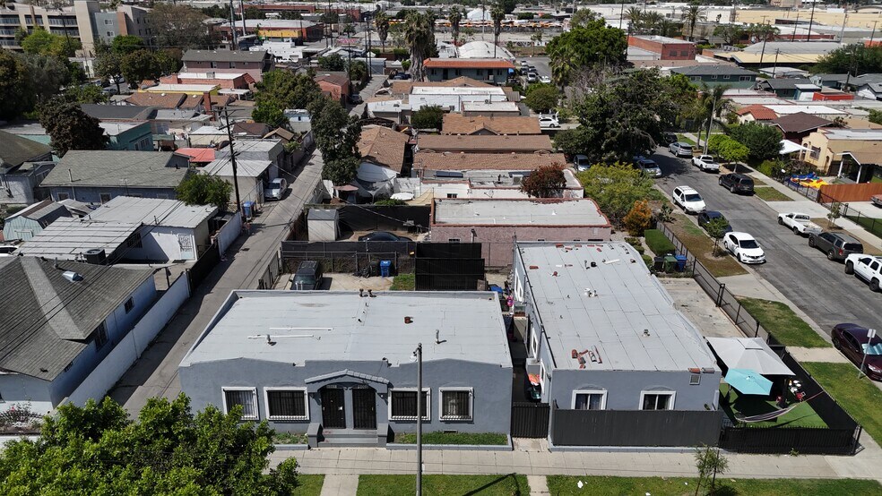 More Photos Of 1700 W 60th St, Los Angeles Multifamily For Sale