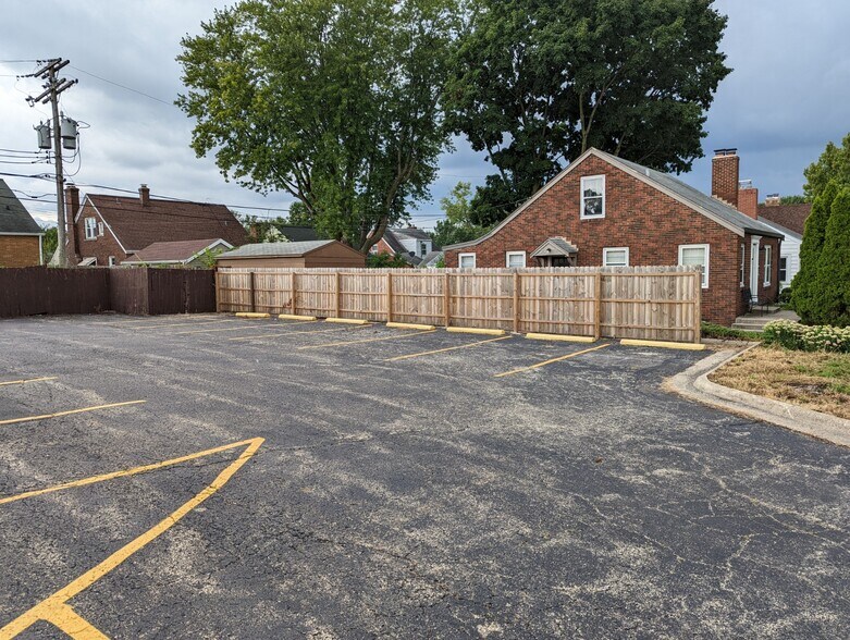 More Photos Of 3125-3133 N Prospect Rd, Peoria Freestanding For Lease