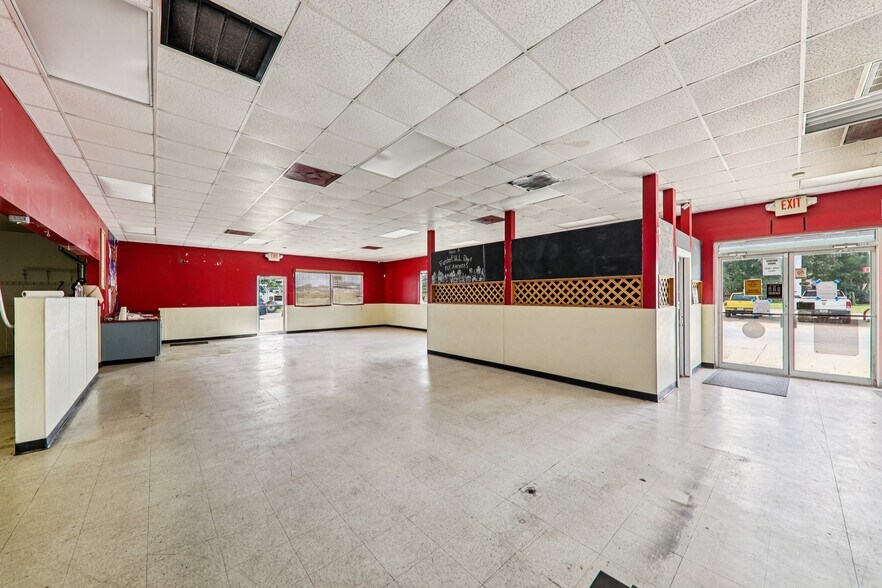 More Photos Of 402 W Johnson St, Pocahontas Flex For Sale