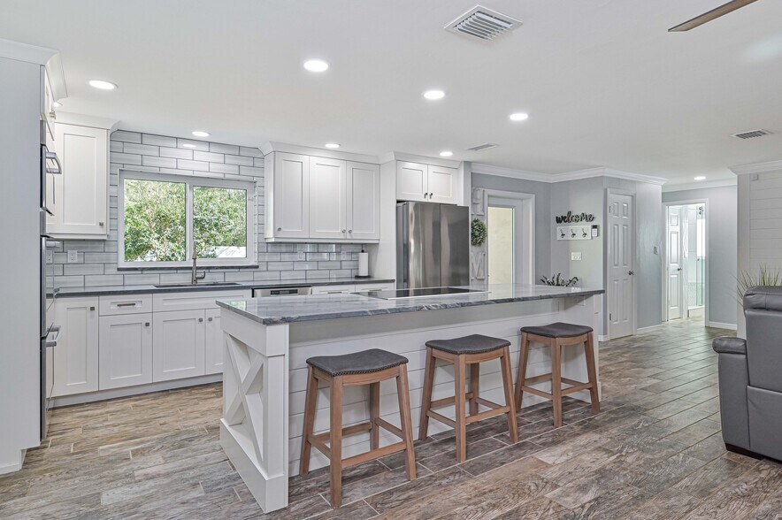 More Photos Of 4240 Ellis Rd, Fort Myers Apartments For Sale