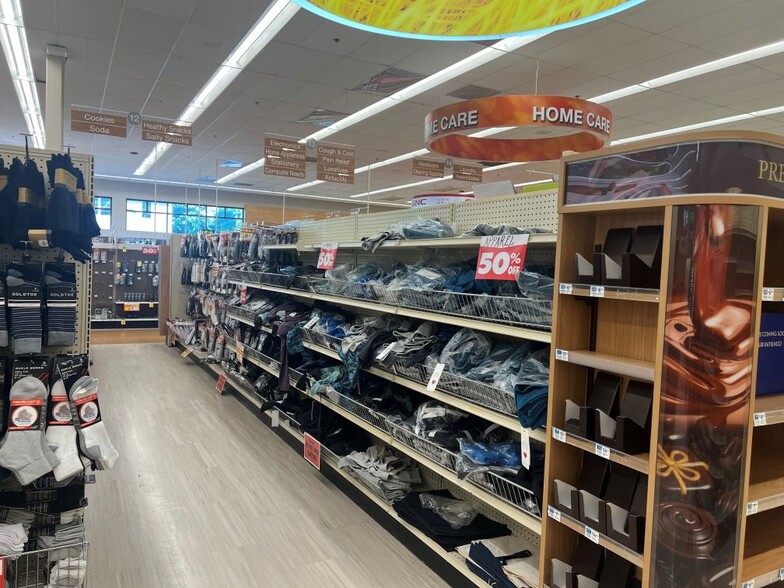 More Photos Of 1395 Middletown Ave, Northford Freestanding For Sale