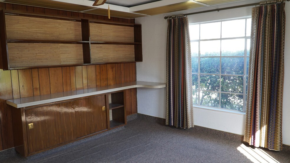 More Photos Of 927 N Fulton St, Fresno Office For Sale