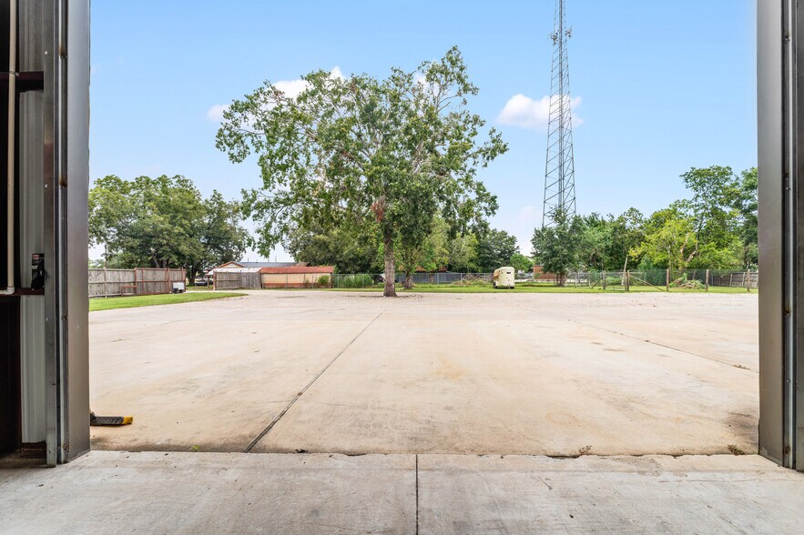 More Photos Of 6927 Highway 36 S, Rosenberg Office For Lease