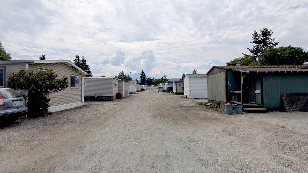 More Photos Of 2025 N 10th St, Cranbrook Manufactured Housing Mobile Home Park For Sale