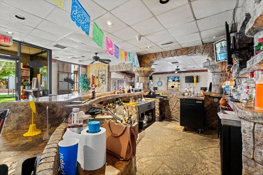 More Photos Of 200 N J St, Tulare Restaurant For Lease