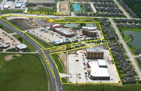 More Photos Of 9517 W Broadway St, Pearland Freestanding For Lease