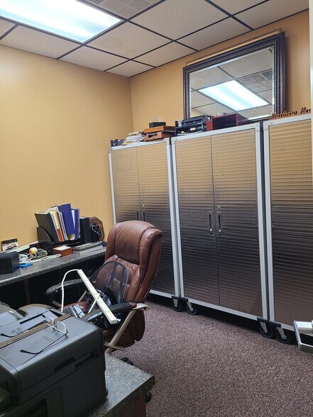 More Photos Of 3023 Eastland Blvd, Clearwater Office For Sale