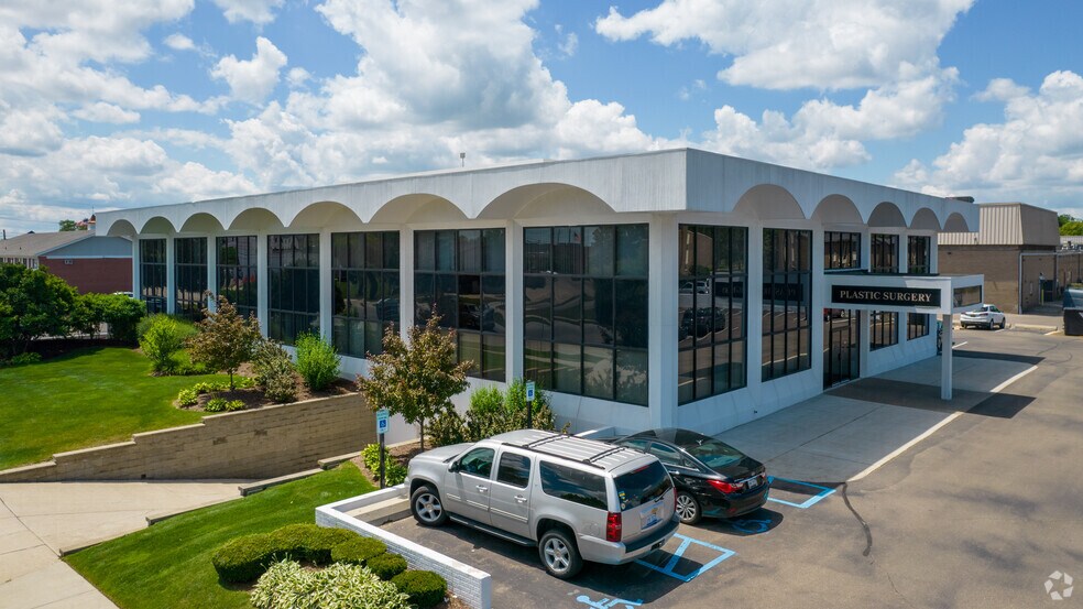More Photos Of 1777 Axtell Dr, Troy Medical For Lease