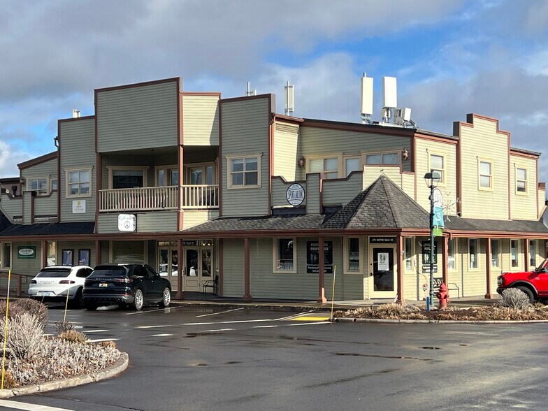 More Photos Of 178 S Elm St, Sisters Storefront Retail Office For Lease