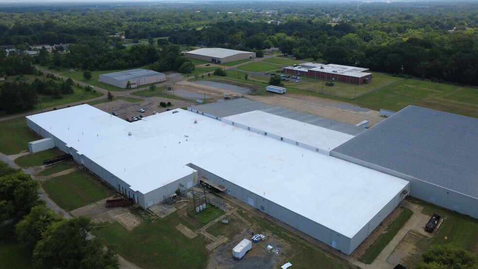 More Photos Of 555 Matthews Dr, Canton Warehouse For Lease