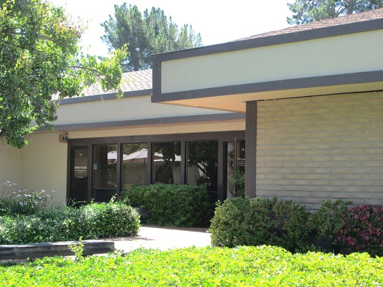 More Photos Of 8 Commercial Blvd, Novato Industrial For Lease
