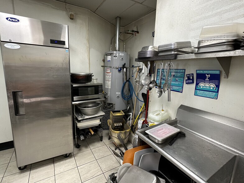 More Photos Of 733 N Mountain Ave, Upland Restaurant For Lease