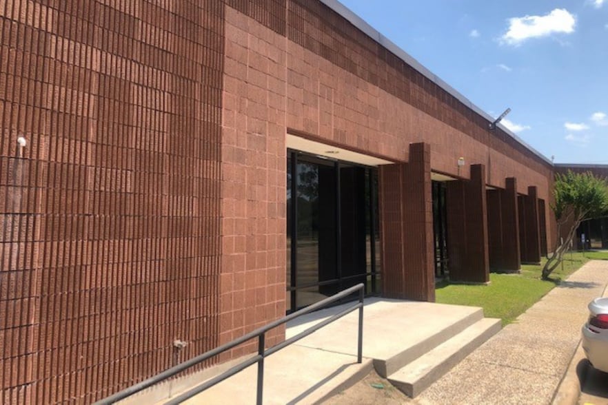 More Photos Of 6300 Rothway St, Houston Unknown For Lease