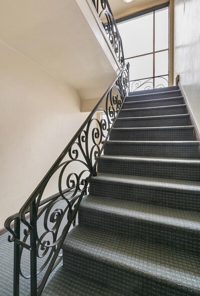 More Photos Of 1260 Logan St, Denver Apartments For Sale