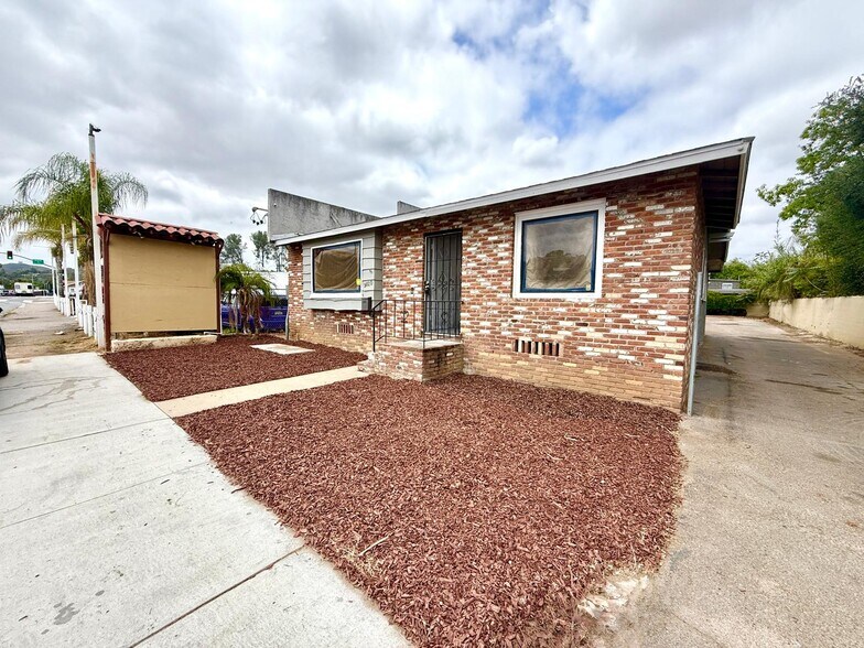 Primary Photo Of 9820 Maine Ave, Lakeside Freestanding For Lease