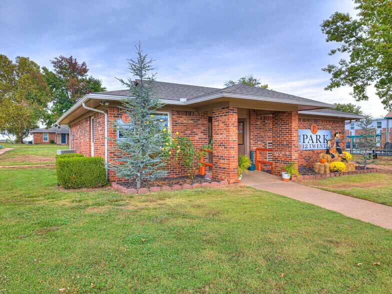 More Photos Of 1220 SE 9th St, Pryor Apartments For Sale