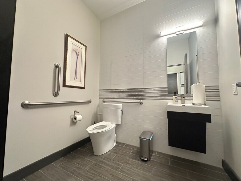 More Photos Of 15 E Martin St, Raleigh Storefront Retail Residential For Sale