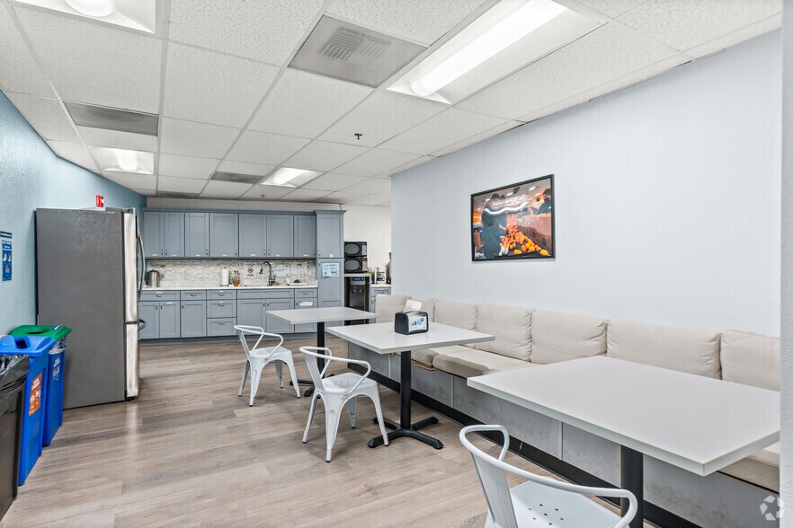 More Photos Of 1560 Berger Dr, San Jose Light Distribution For Lease