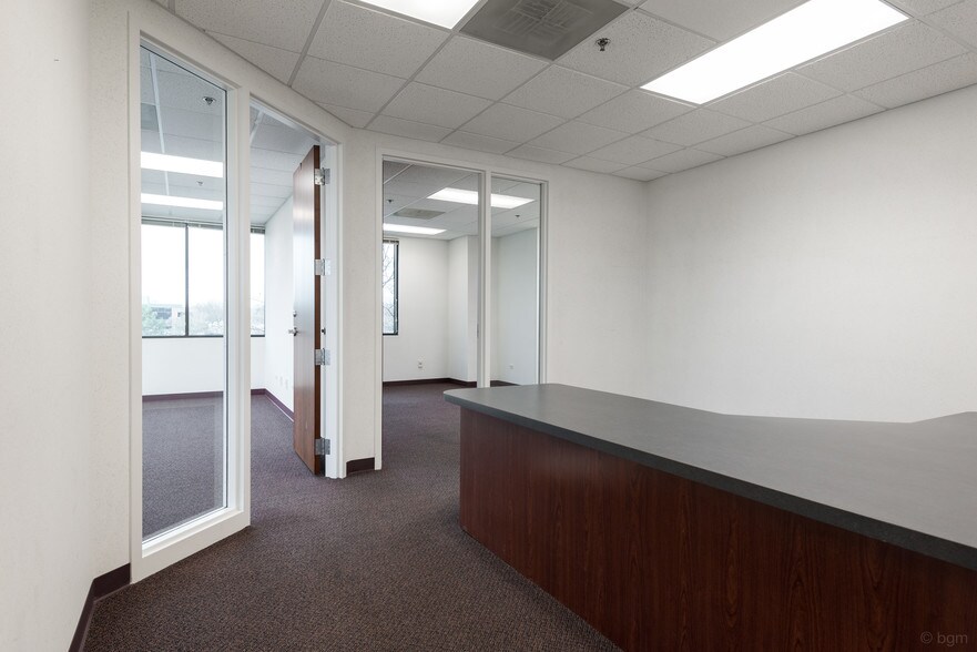 More Photos Of 1751 S Naperville Rd, Wheaton Medical For Sale