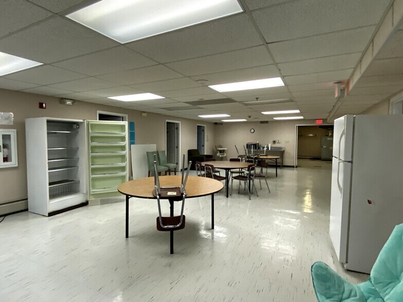 More Photos Of 2225 W Indiana St, Evansville Office Residential For Sale