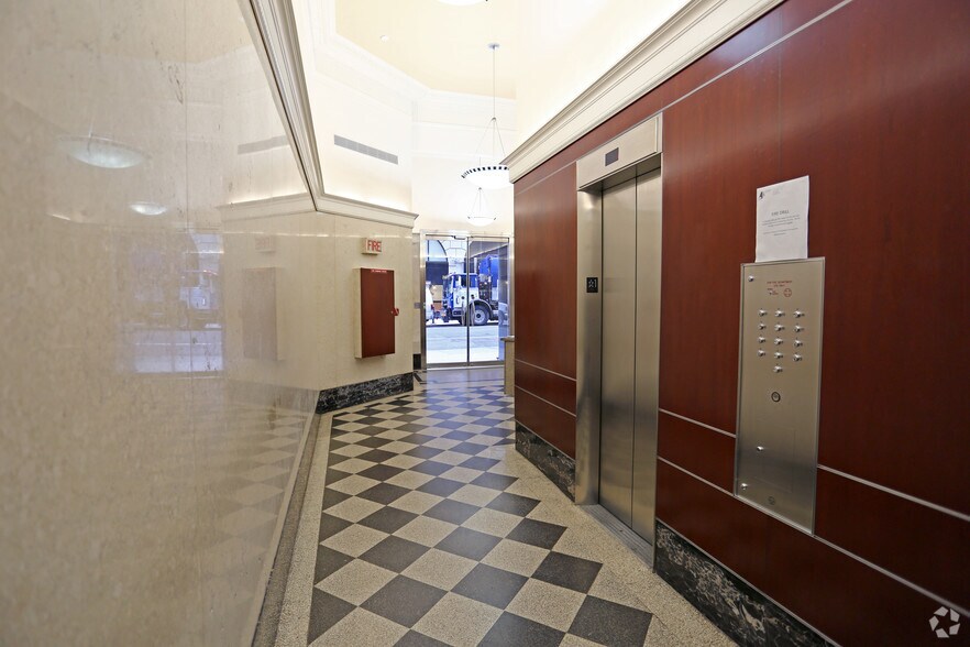 More Photos Of 148 W 37th St, New York Office For Lease