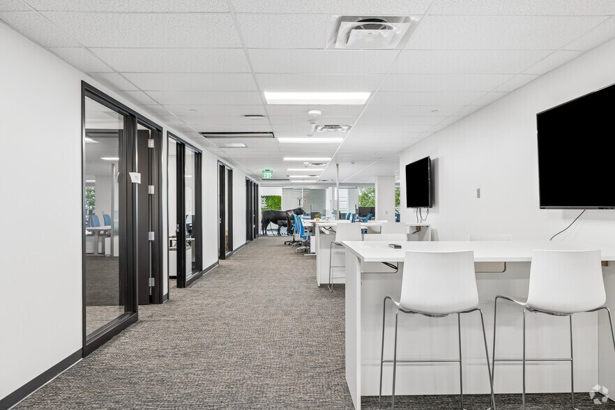 More Photos Of 6800 W 115th St, Overland Park Coworking Space