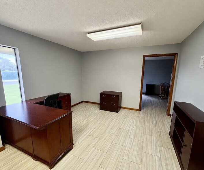 More Photos Of 2800 Winter Lake Rd, Lakeland Office For Sale