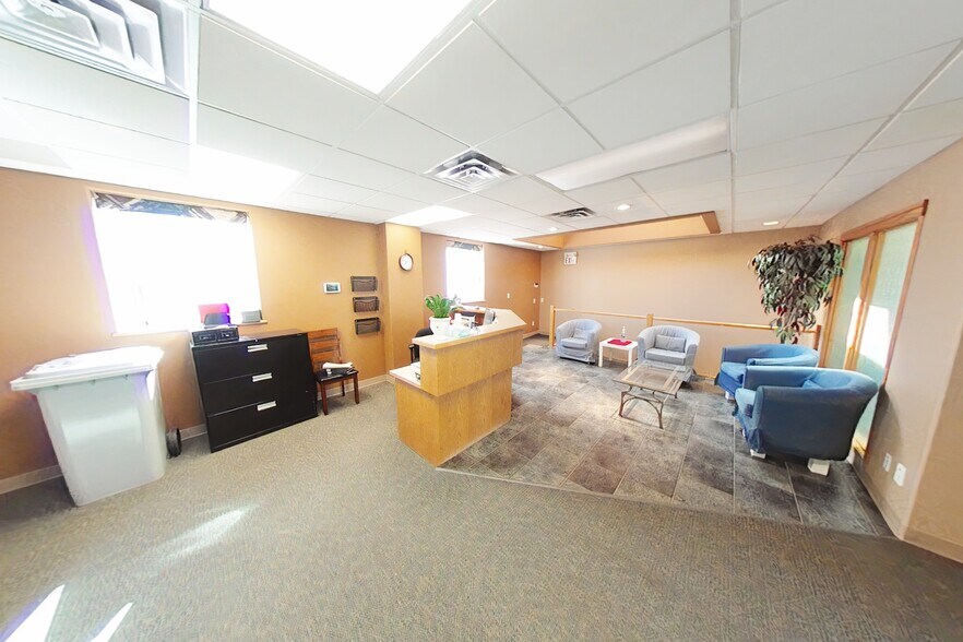 More Photos Of 4815 50 Av, Red Deer Office For Lease