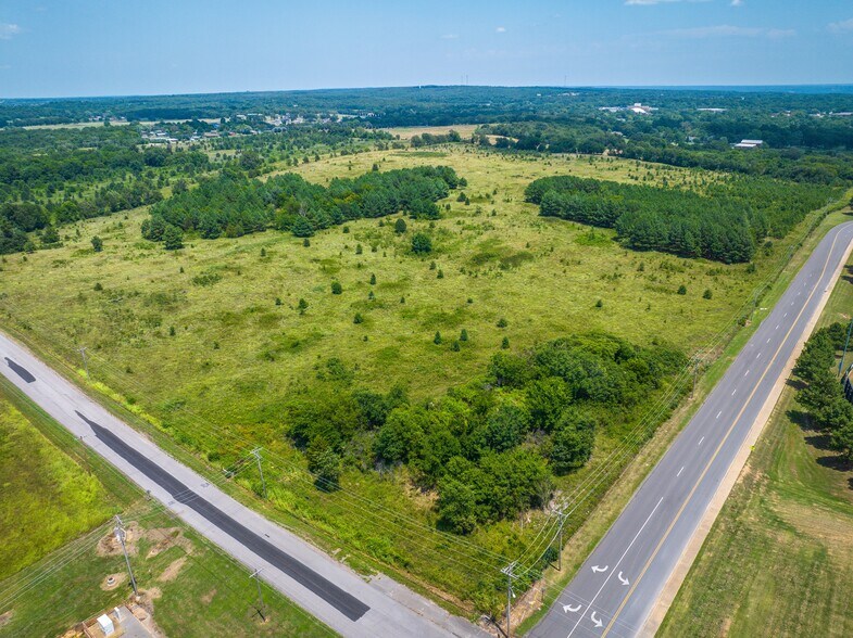 More Photos Of 7 Mathis Park Dr, Tahlequah Dormitory For Sale