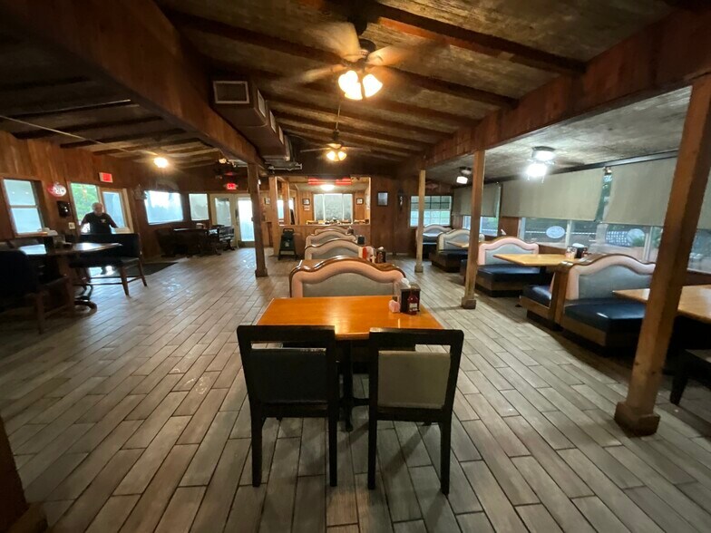 More Photos Of 4835 Cortez Blvd, Spring Hill Restaurant For Sale