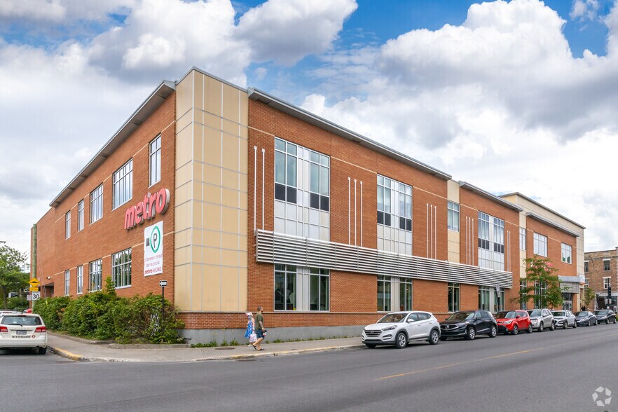 More Photos Of 1540-1550 Bélanger Rue, Montréal General Retail For Lease