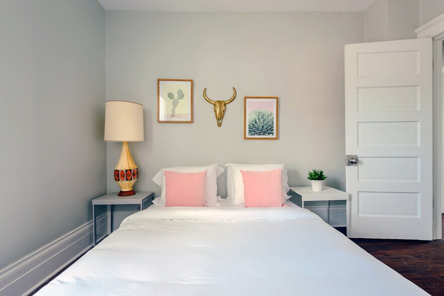 More Photos Of 8116 Kercheval St, Detroit Apartments For Sale