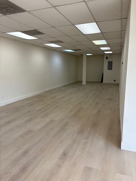 More Photos Of 1296-1296 S La Brea Ave, Los Angeles Storefront For Lease