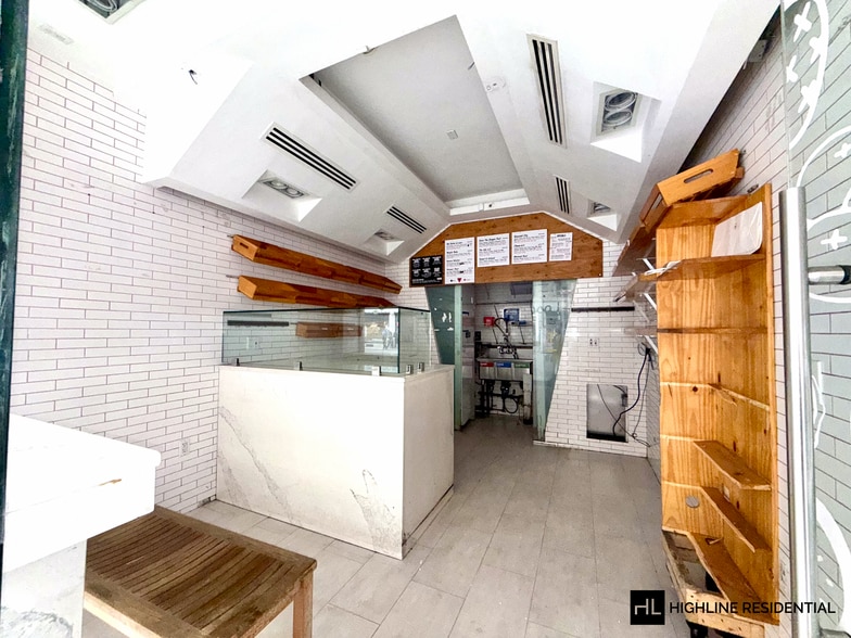 Primary Photo Of 835 Lexington Ave, New York Apartments For Lease