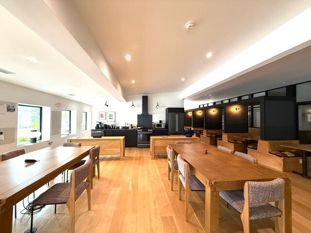More Photos Of 6 Beaver Brook rd, Yulan Office For Sale
