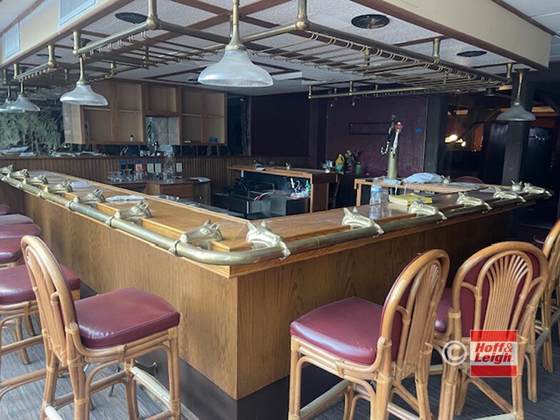 More Photos Of 335 S Main St, Munroe Falls Restaurant For Sale