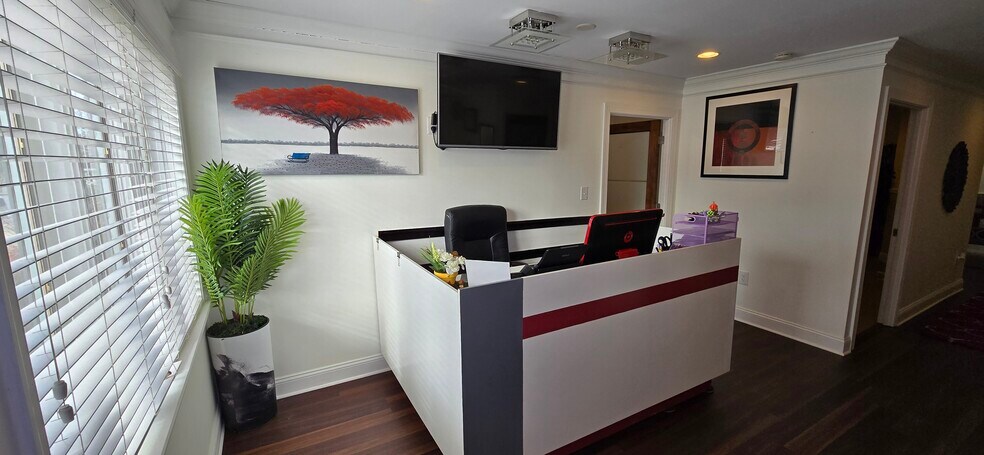 More Photos Of 7201-7211 Hanover Pky, Greenbelt Office Residential For Lease